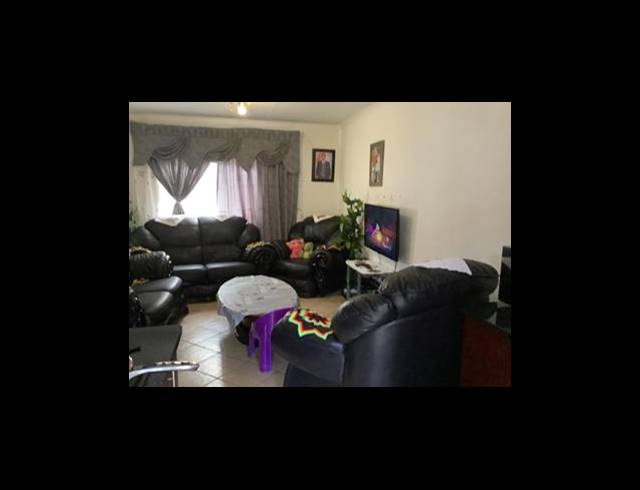 2 BEDROOM TOWNHOUSE FOR SALE IN ALBERTSDAL